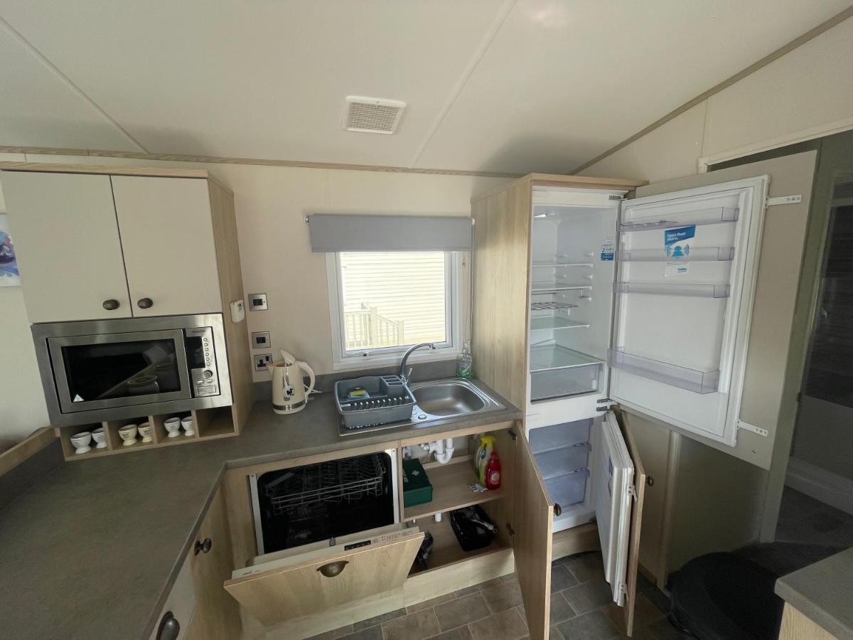 Lakeside Retreat 4 With Hot Tub, Private Fishing Peg Situated At Tattershall Lakes Country Park Luaran gambar